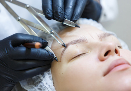Vorbereitung der Microblading Behandlung